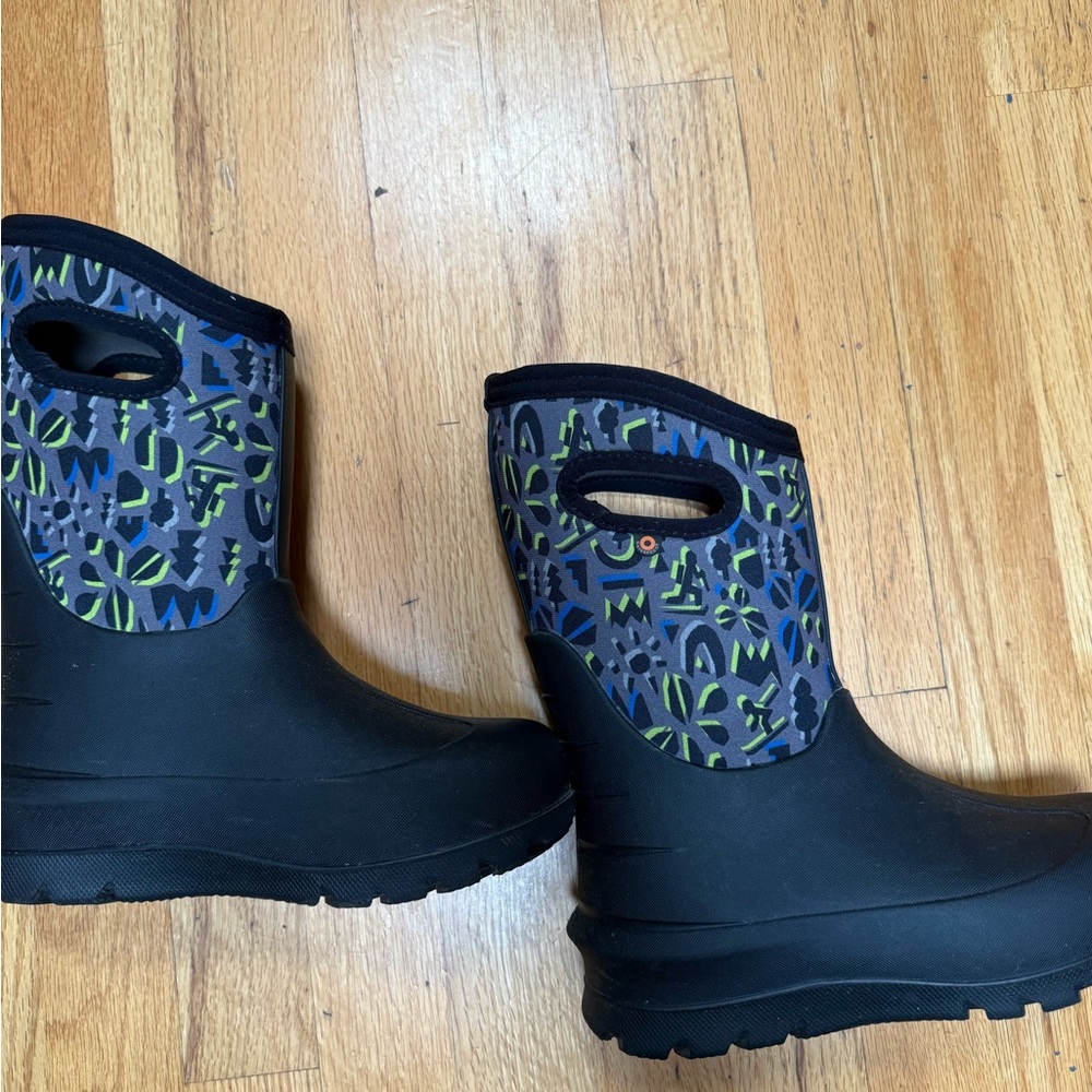 Bogs Kids Black and Blue Patterned Boots